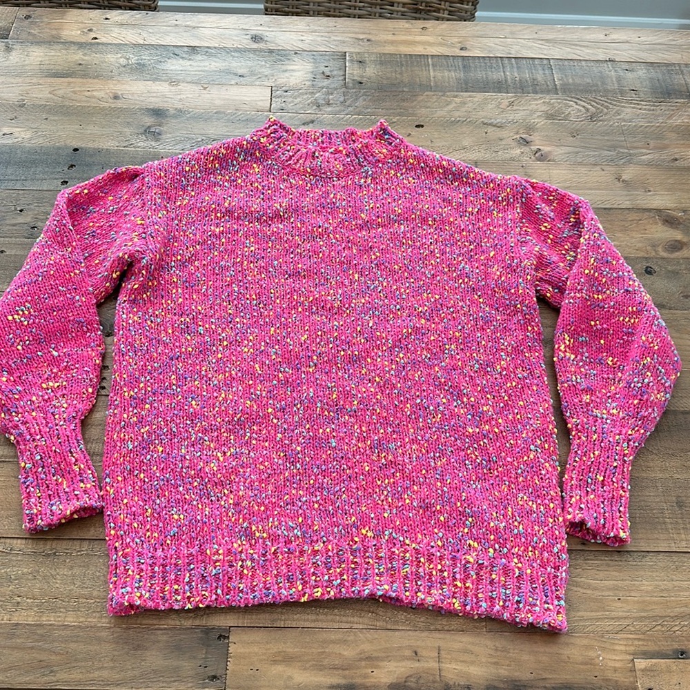 Comfy unused womens pink sweater XS size US 2.  Pink with colorful accents